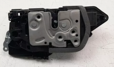 VOLVO 31440998  ÖN KAPI KİLİDİ SAĞ