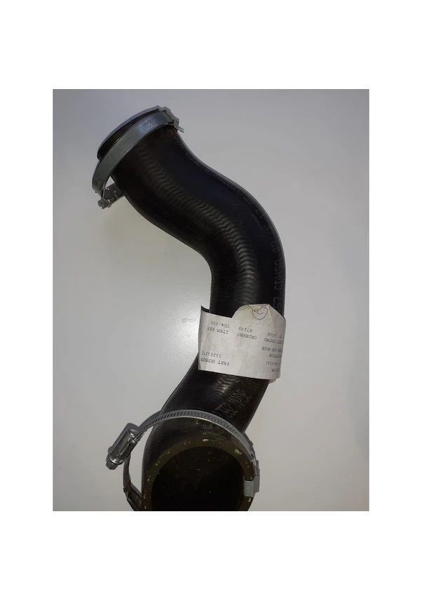 VOLVO Turbo Radyatör Üst Hortumu Sağ 31261372