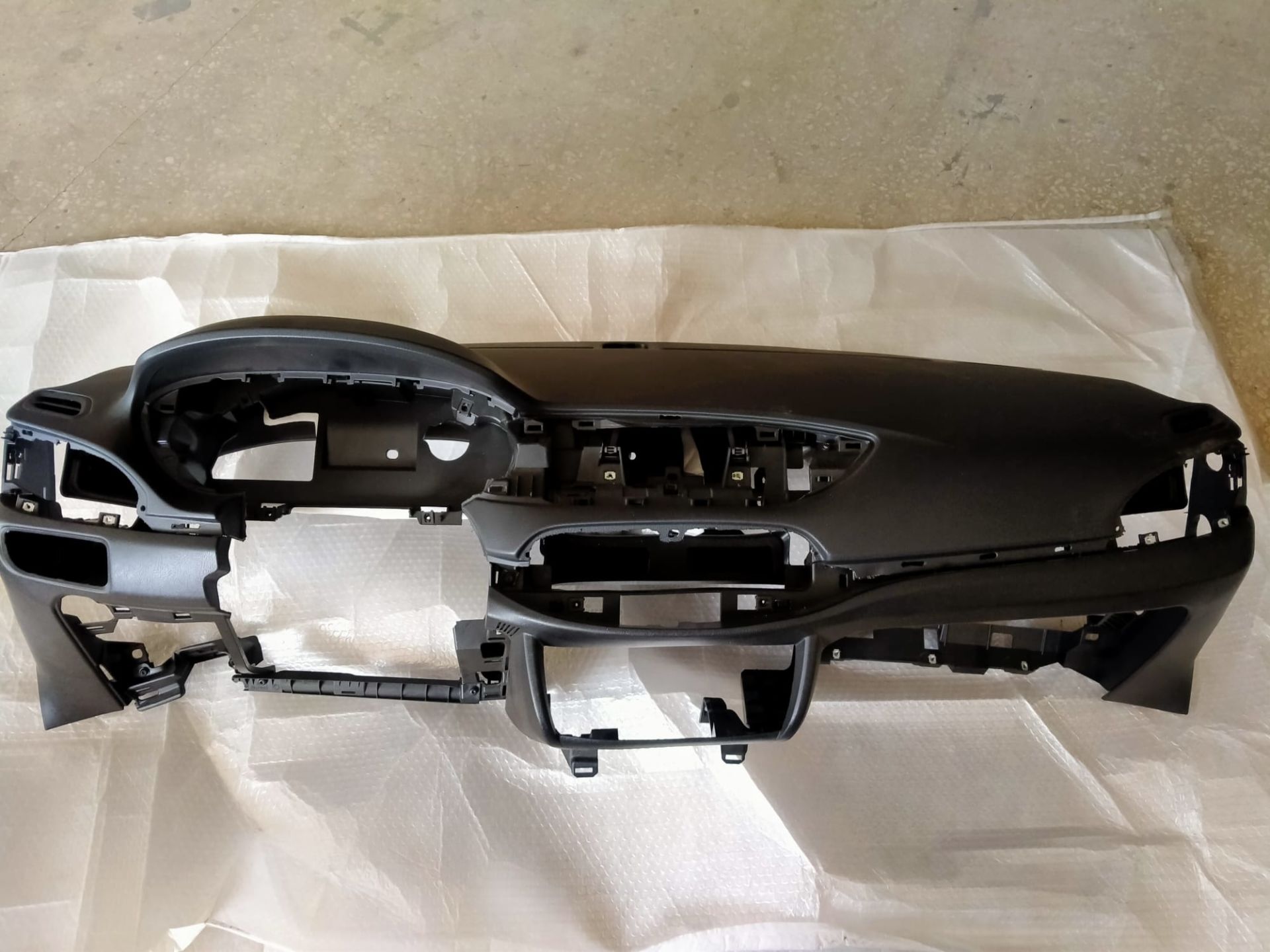 Fiat Egea Torpido Gövdesi  ( Ekran Dışarıda Model ) 735637656 / 735675683