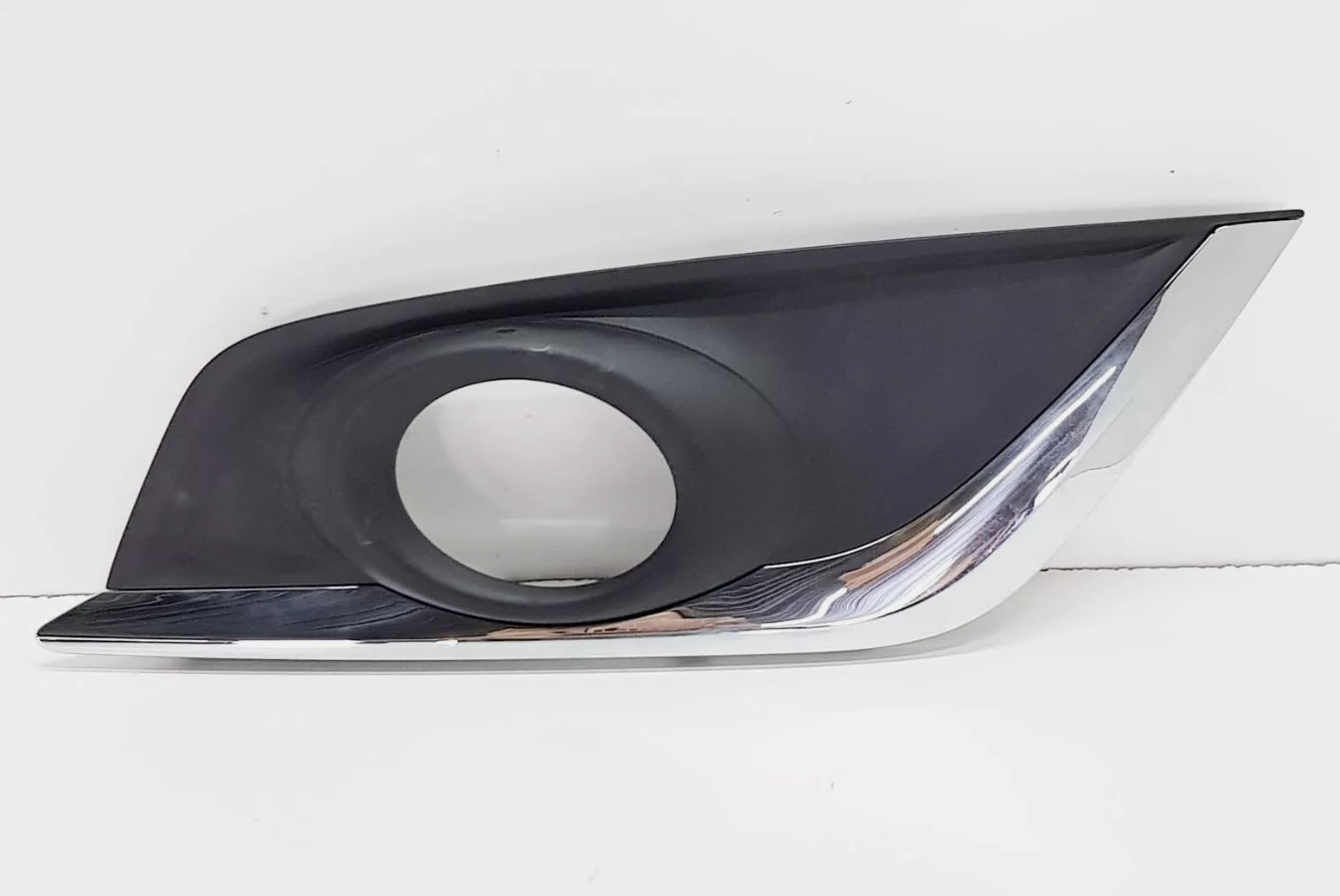 VOLVO C70 Ön Sol Sis Lambası Çerçevesi 31323592