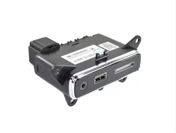 MOPAR 68258696AA AUX-USB Girişi