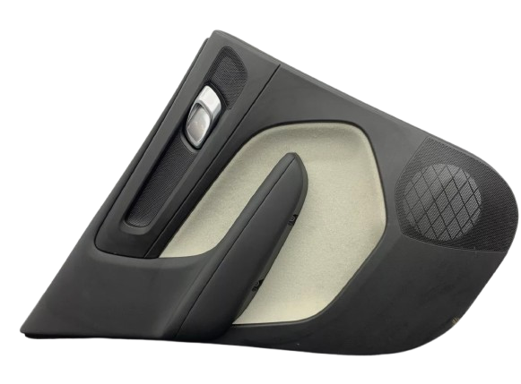 Volvo XC40 Arka Sol Kapı Döşeme Paneli 31490630