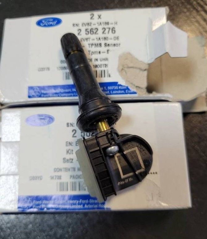 COURIER LASTİK BASINÇ SENSÖRÜ EV6T 1A180 DE