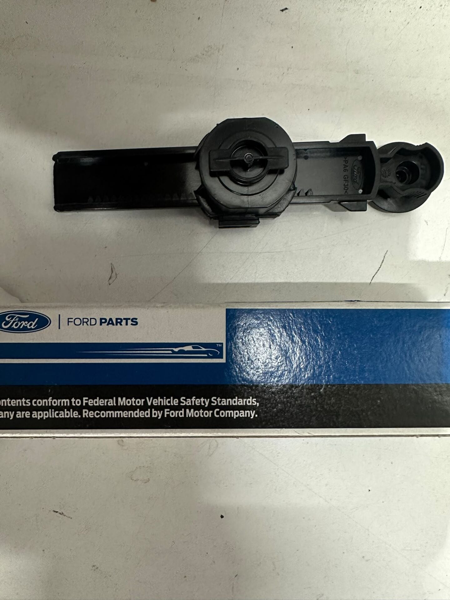 FORD H1BBA060C14AA TORPİDO KAPAK DURDURUCU