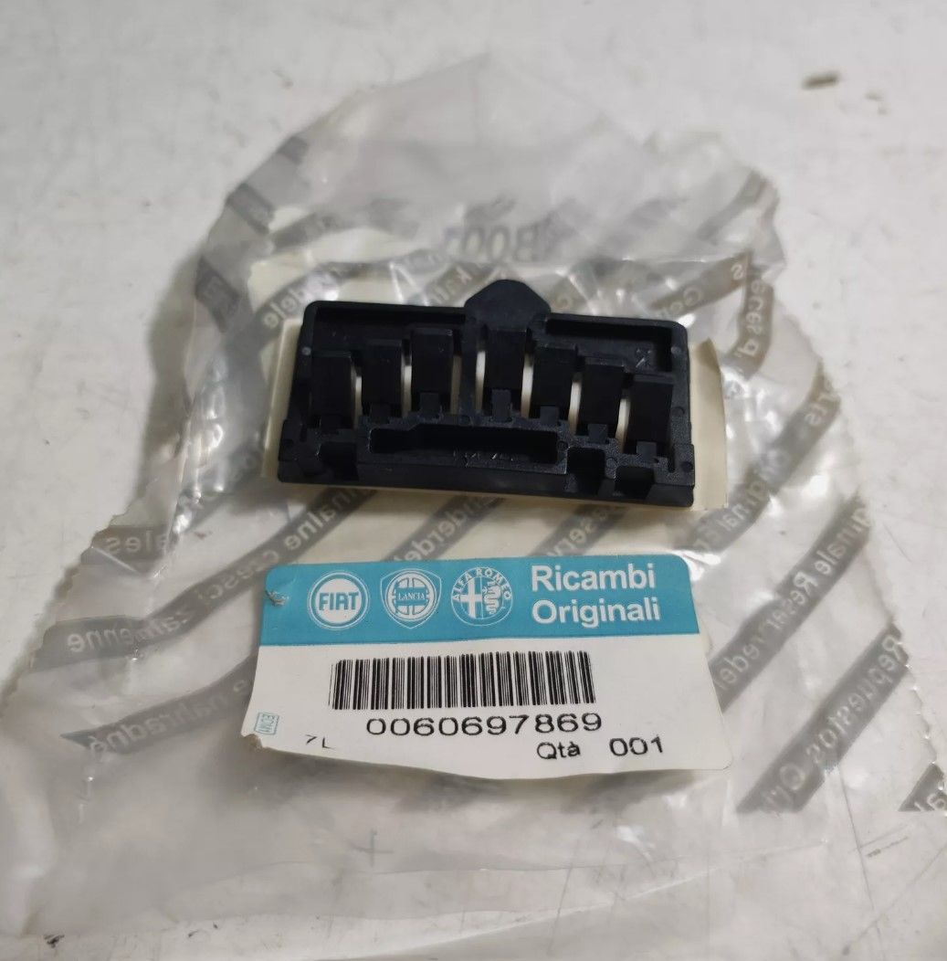 OPAR 60697869 Fiat Ducato Ön Cam Takozu