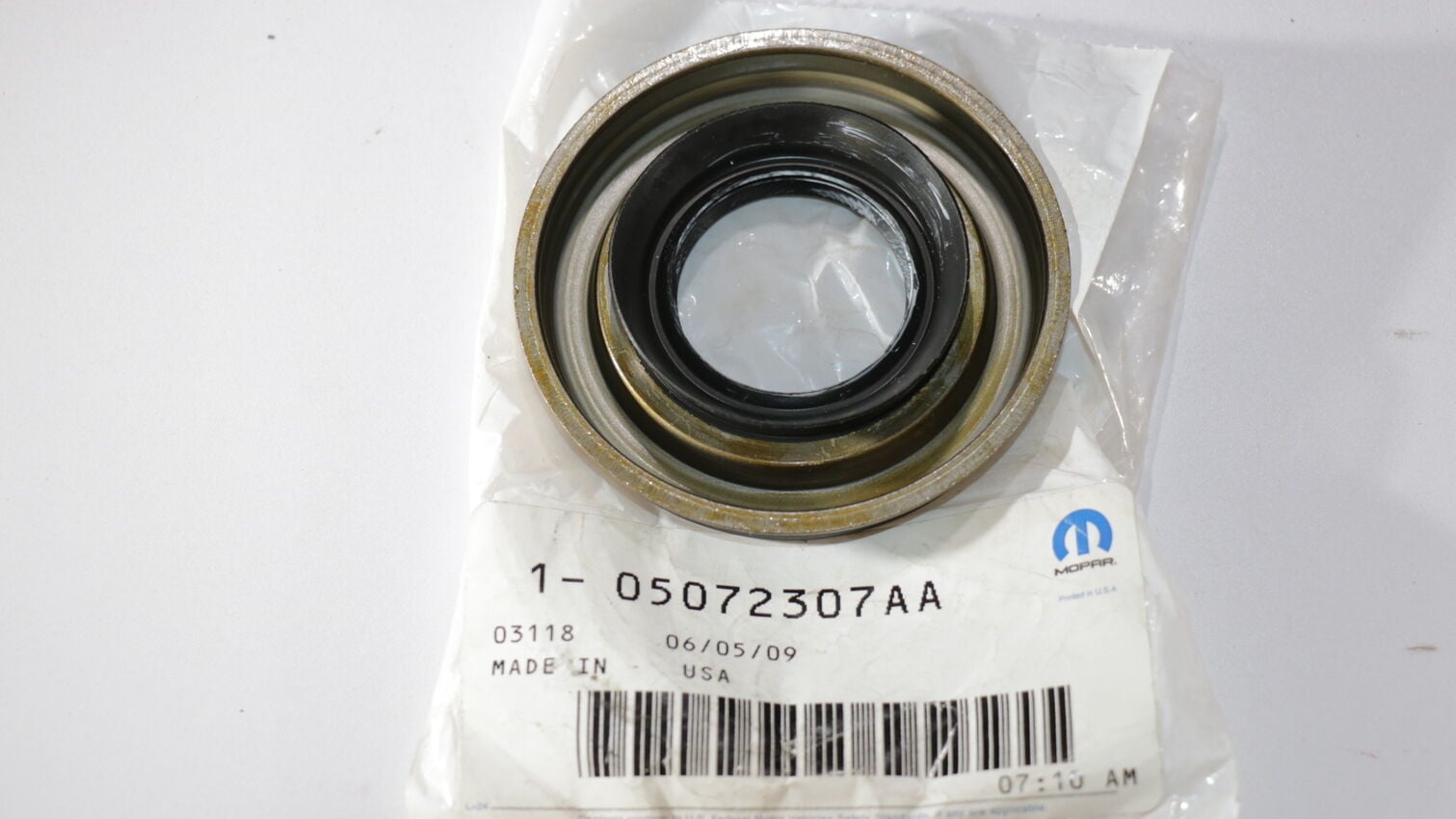 MOPAR 1-05072307AA Jeep CHEROKEE Şanzıman / Transfer Kutusu Çıkış Mili Keçesi