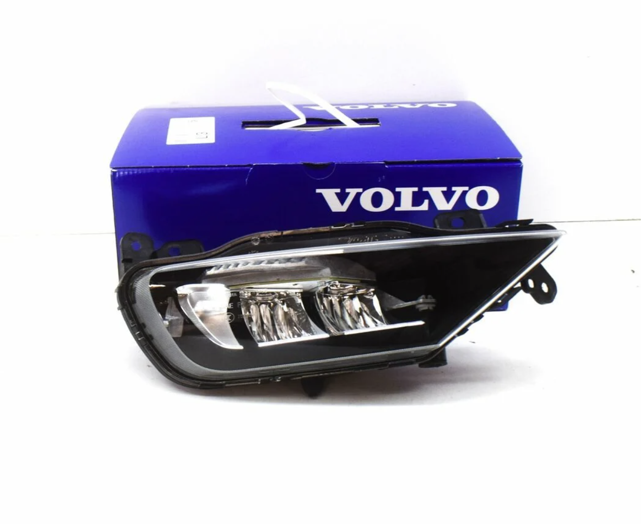 Volvo S90 V90 XC60 XC90 2016-2026 Sağ Sis Farı 32337365