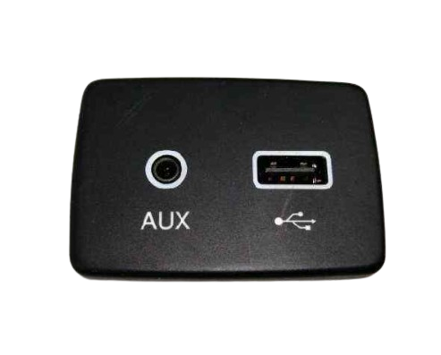 Fiat Egea Aux Usb Giriş Soketi 735647073