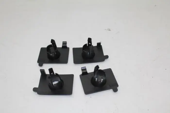 VOLVO 30763917 PARK SENSÖR YUVASI