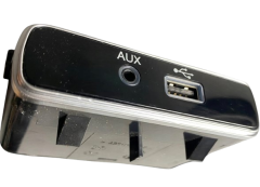 Fiat 500X USB Medya AUX Soketi 735650649 : 735631402