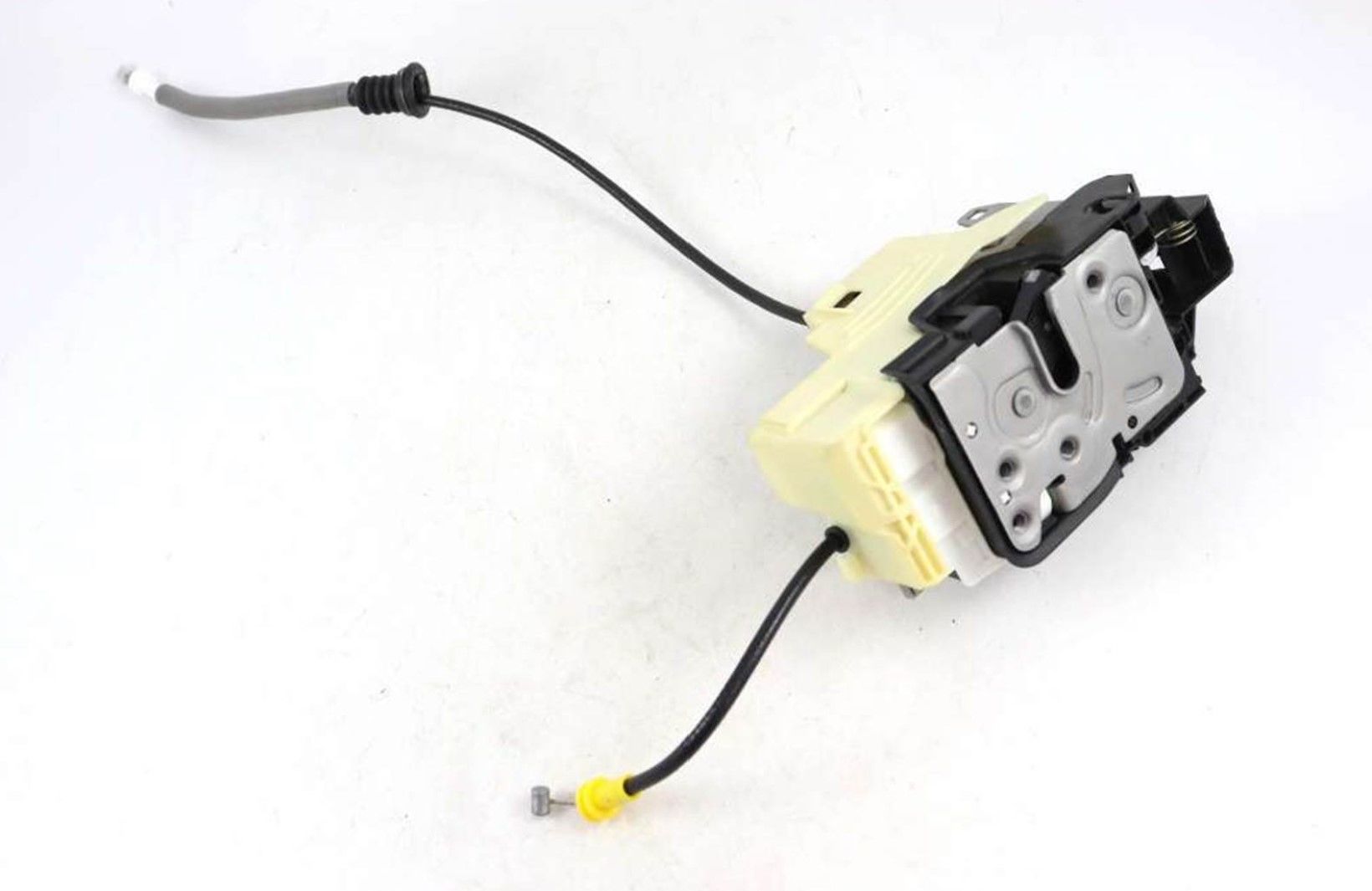 VOLVO XC40 Arka Sağ Kapı Kilidi 32310942