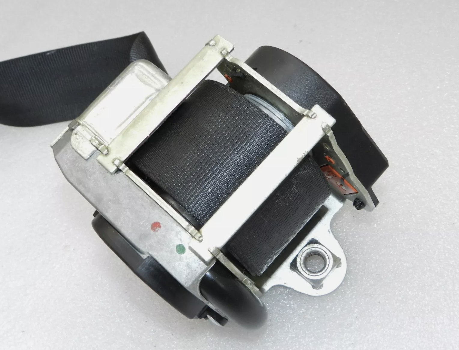 VOLVO V60 Arka Sağ Emniyet Kemeri 39823325