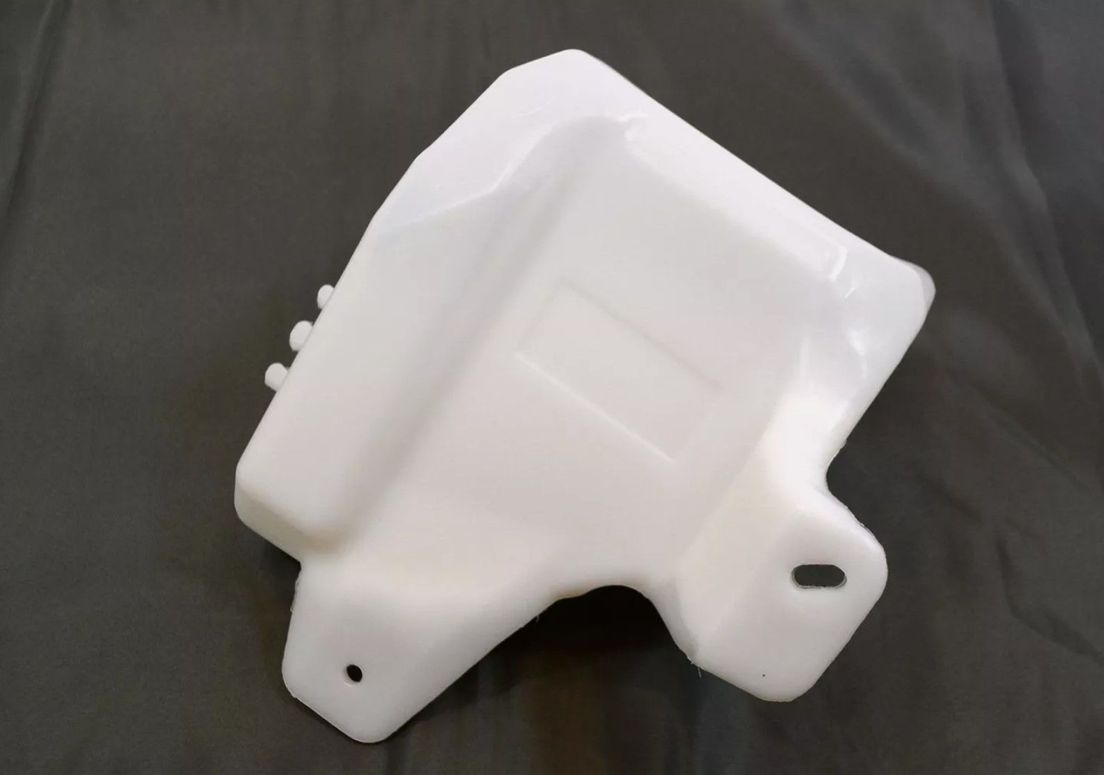 Opel Corsa D Cam Su Silecek Deposu GM 55702892